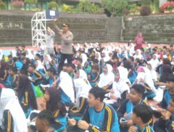 Kanit Binmas Polsek Masbagik Beri Edukasi Kenakalan Remaja, Tertib Lalu Lintas, dan Bahaya Narkoba di SMPN 02 Masbagik