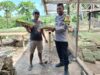 Bhabinkamtibmas Desa Bagik Papan Lakukan Silaturahmi dan Cek Lokasi Pembibitan Pertanian