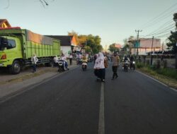 Berikan rasa man kepad Pengguna Jalan Personel Polsek Masbagik Atur Lalulintas