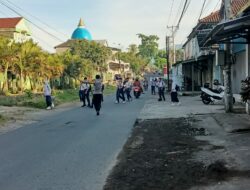 Bhabinkamtibmas Montong Gading Laksanakan Giat Rawan Pagi di Depan SMP Negeri 1 Montong Gading
