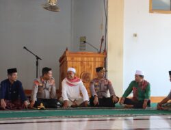 Melalui Jum’at Berkah Kapolres Lotim Dekatkan diri Dengan Masyarakat