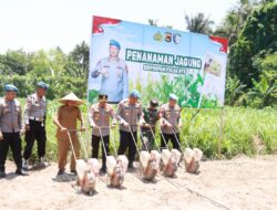 Kabid Propam Polda NTB Pimpin Penanaman Jagung Dukung Program Ketahanan Pangan di Lombok Timur